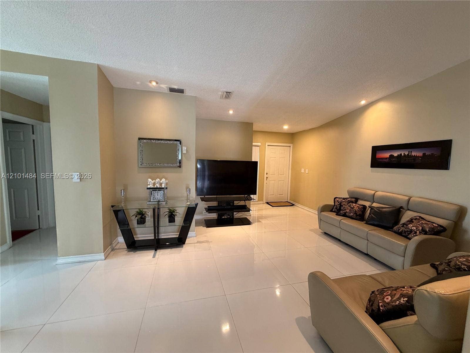 17819 NW 66th Ct Circle, Hialeah, FL 33015 Photo 4