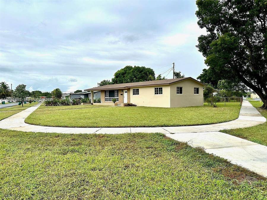 Property photo for 821 NW 173rd Terrace, Miami Gardens, FL