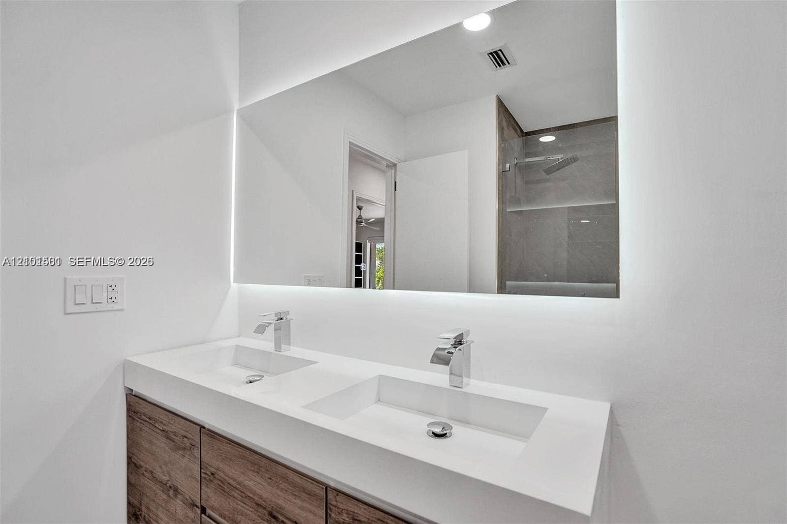 2310 NE 195th Street, Miami, FL 33180 Photo 16
