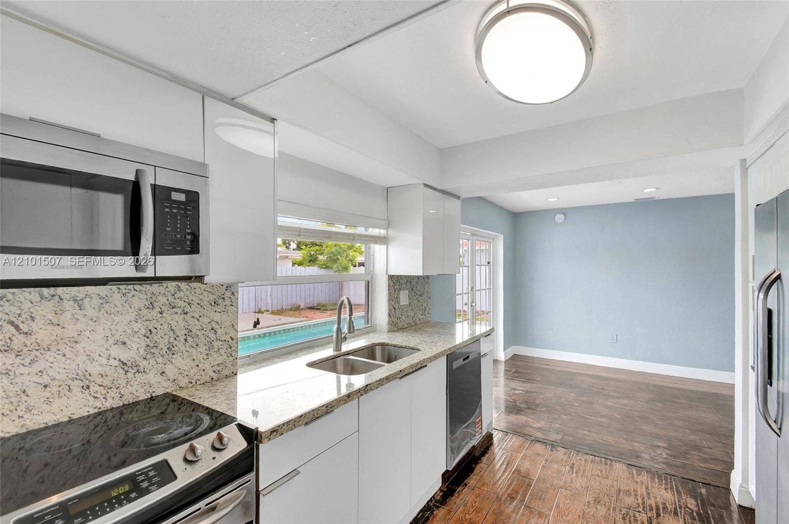 8960 Sunset Strip, Sunrise, FL 33322 Kitchen - view toward patio
