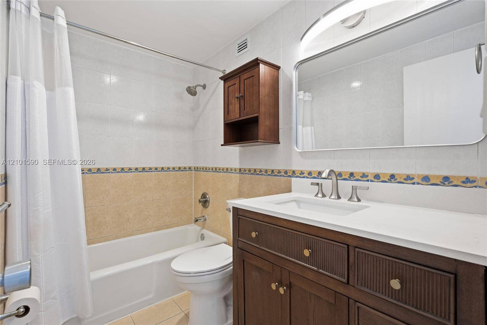 400 Kings Point Drive, #1404, Sunny Isles Beach, Sunny Isles Beach, FL 33160 Photo 9