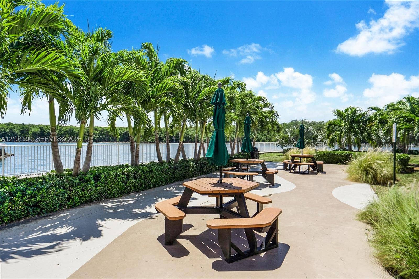 400 Kings Point Drive, #1404, Sunny Isles Beach, Sunny Isles Beach, FL 33160 Photo 18