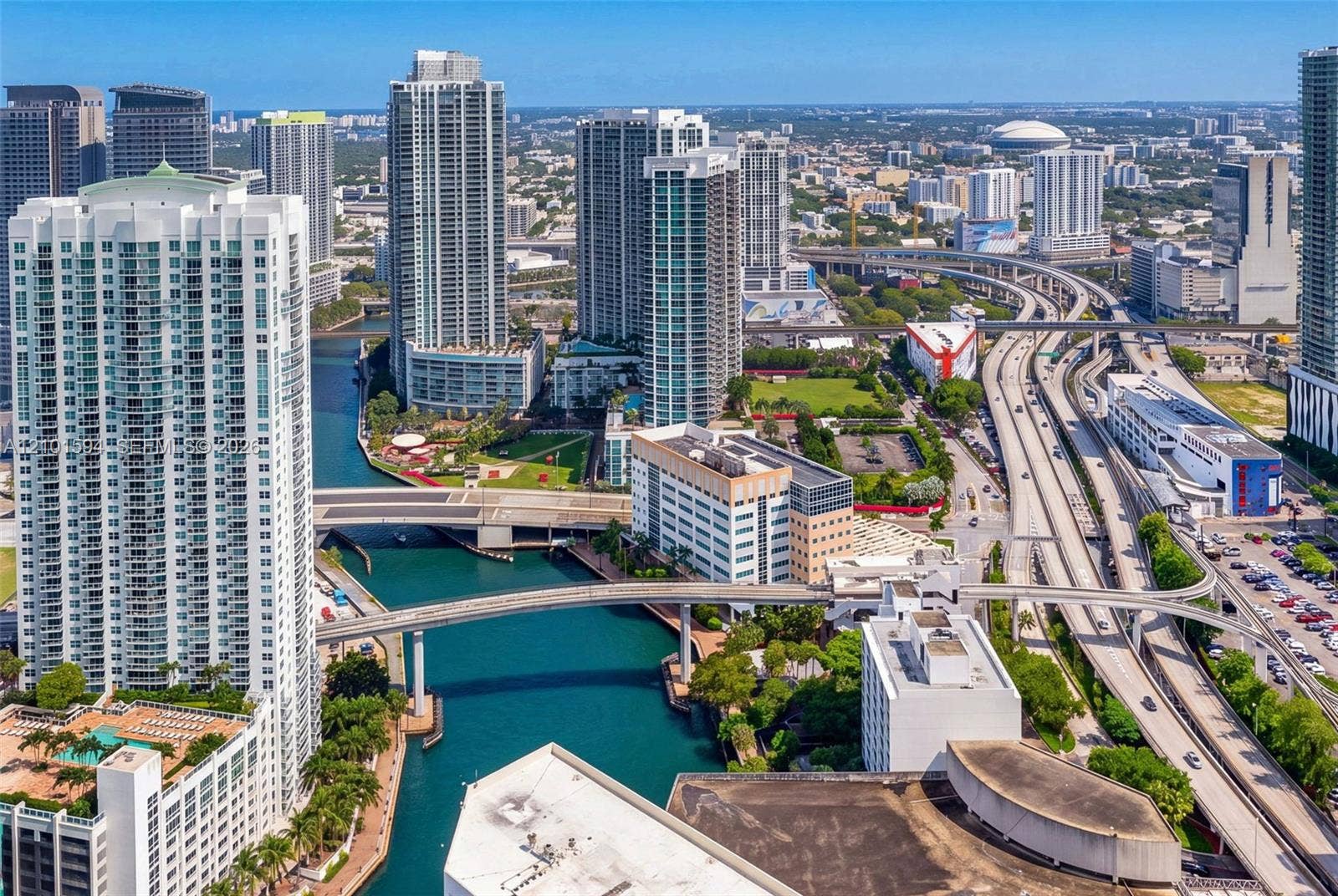 High-floor panoramic view overlooking Downtown Miami and the Miami River.