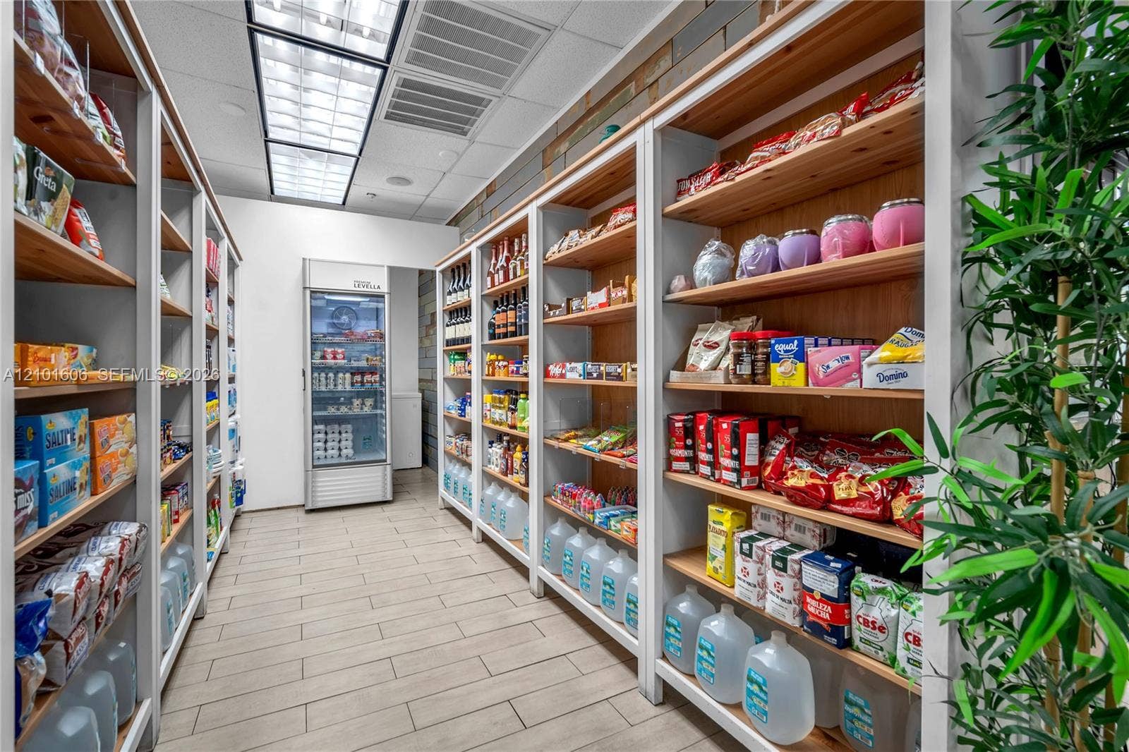 Convenience store & cafe