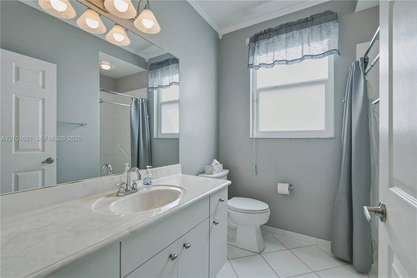 13357 SW 27th Street, Miramar, FL 33027 1st floor bathroom