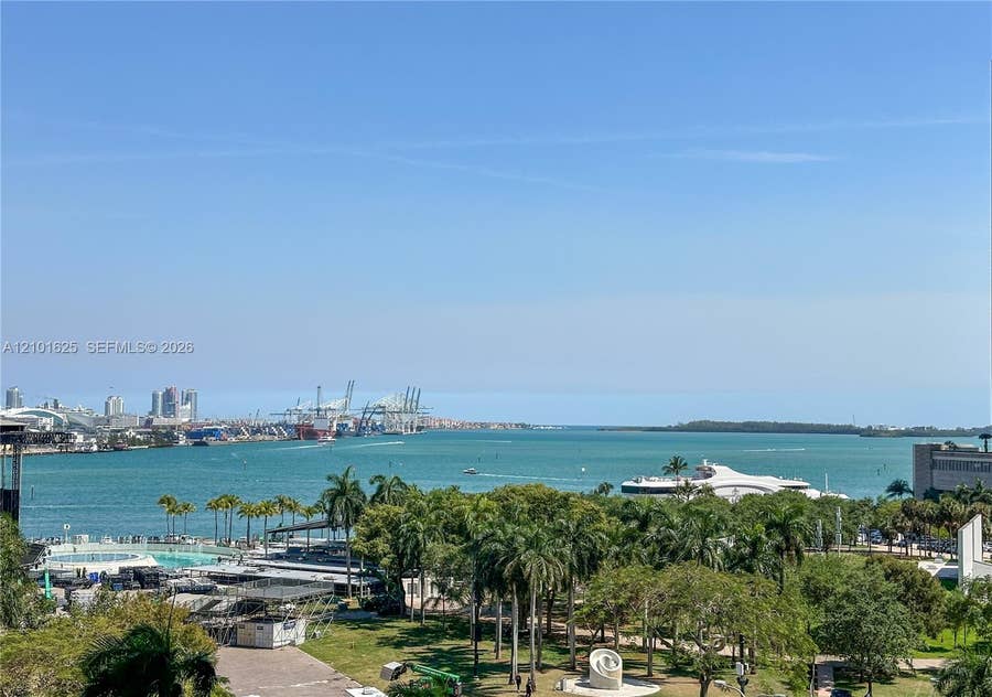Property photo for 50 Biscayne Boulevard, #811, Miami, FL