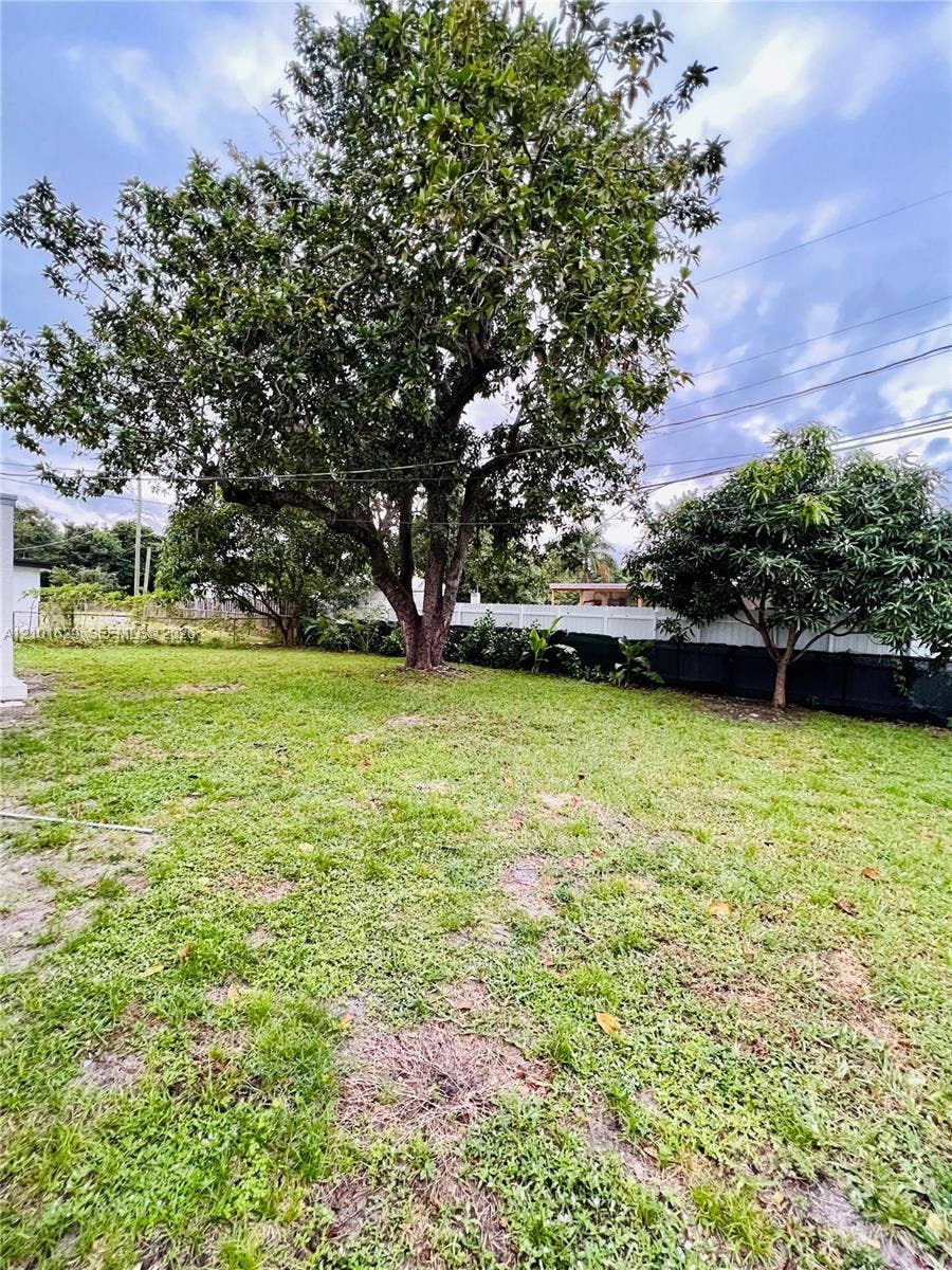 2335 W Bunche Park Drive, Miami Gardens, Miami Gardens, FL 33054 Photo 13