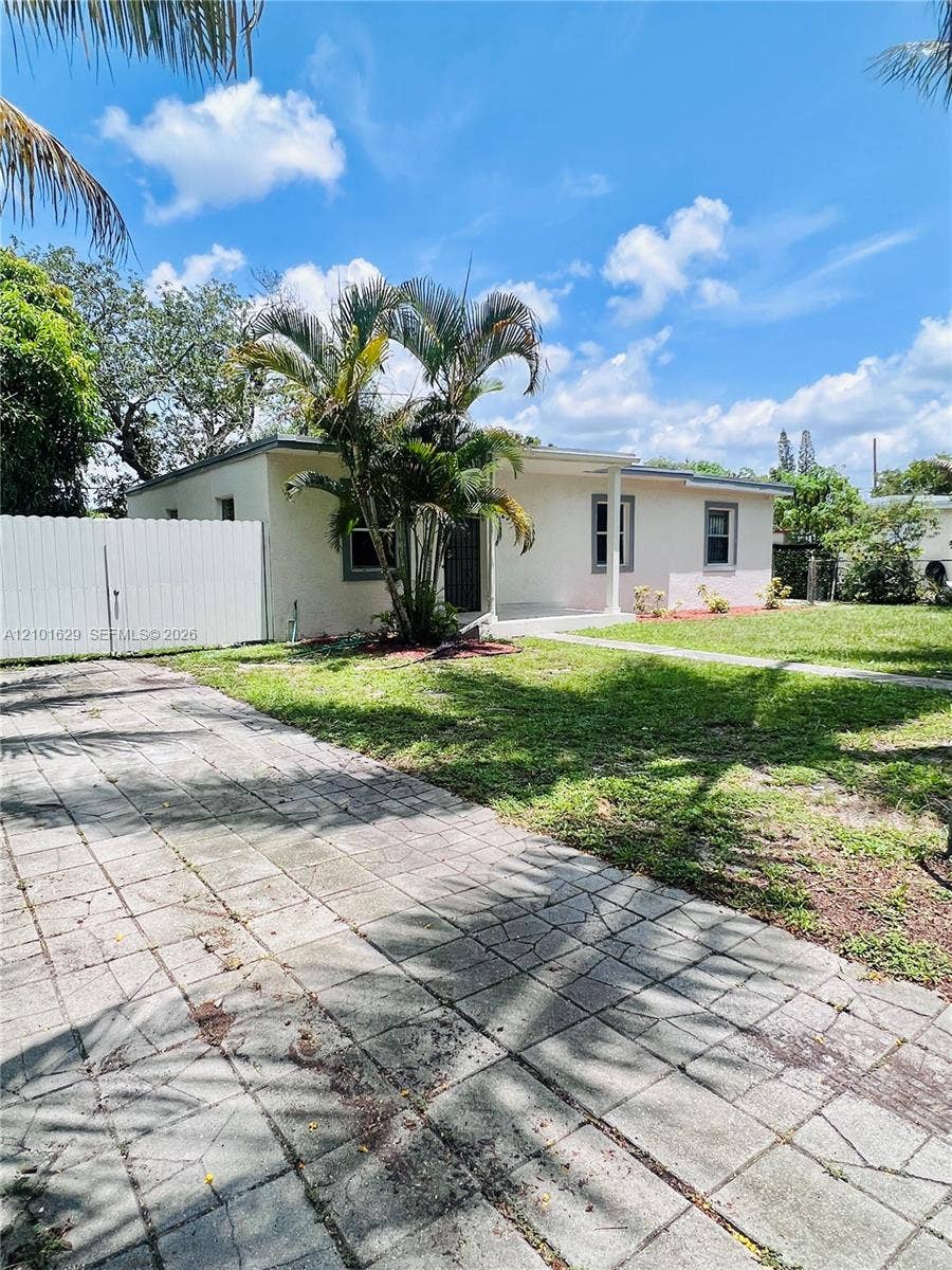 2335 W Bunche Park Drive, Miami Gardens, Miami Gardens, FL 33054 Photo 2