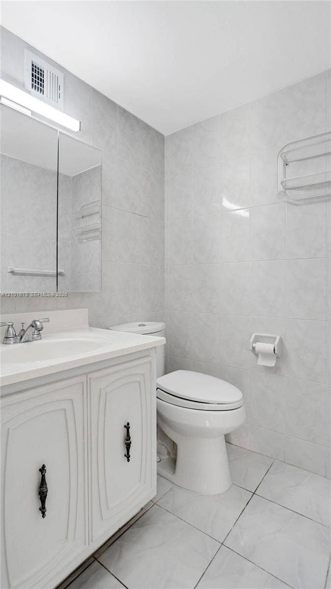 2000 Atlantic Shores Boulevard, #207, Hallandale Beach, Hallandale Beach, FL 33009 Photo 13