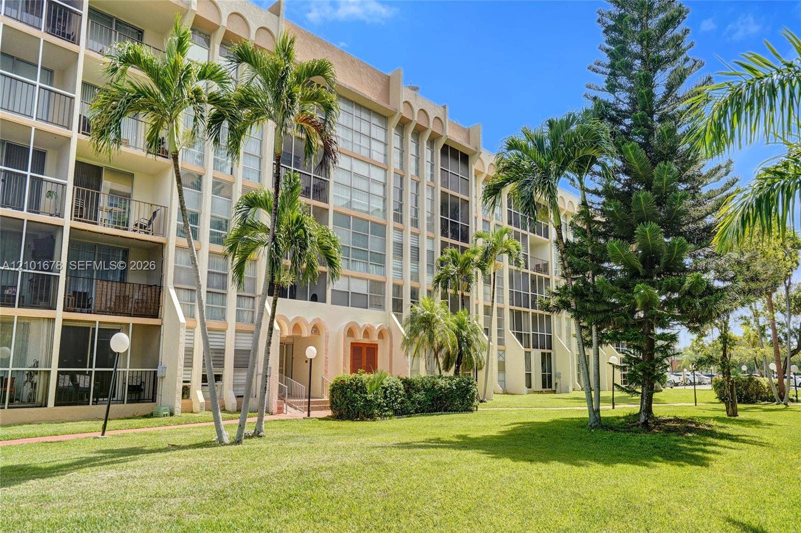 2000 Atlantic Shores Boulevard, #207, Hallandale Beach, Hallandale Beach, FL 33009 Photo 2