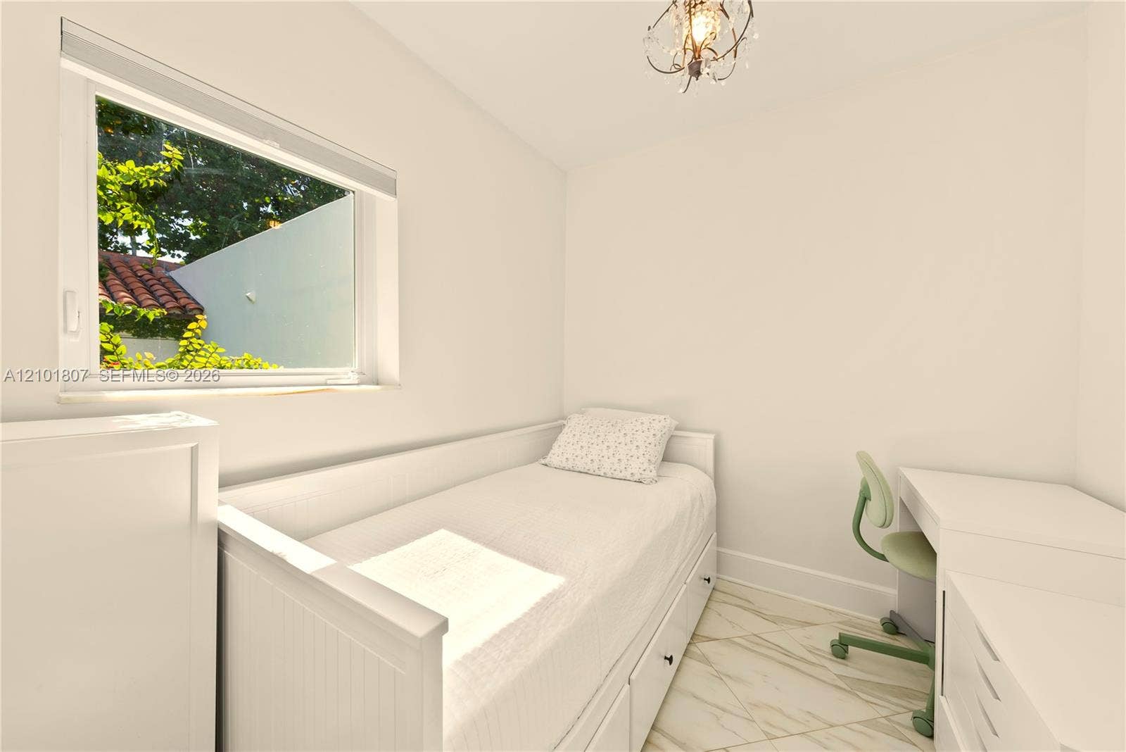 5800 La Gorce Drive, Miami Beach, FL 33140 Maid's Room