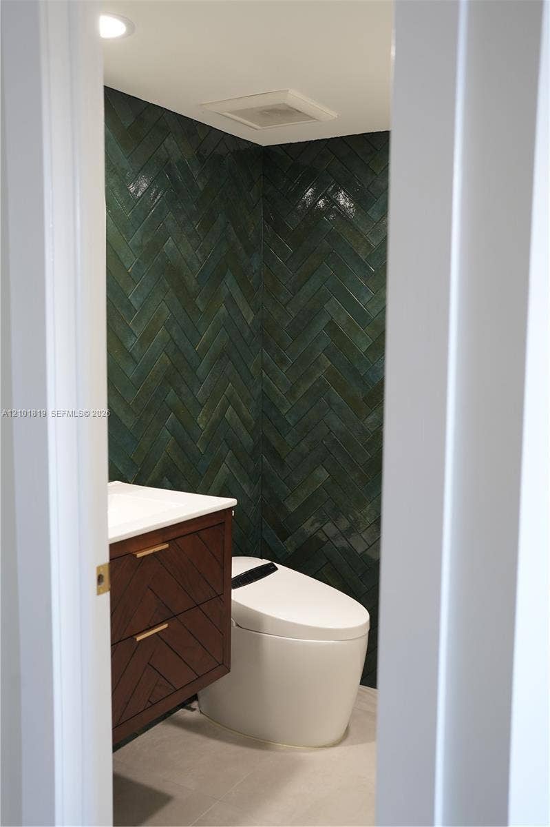 701 E Coco Plum Circle, #8, Plantation, Plantation, FL 33324 Photo 17