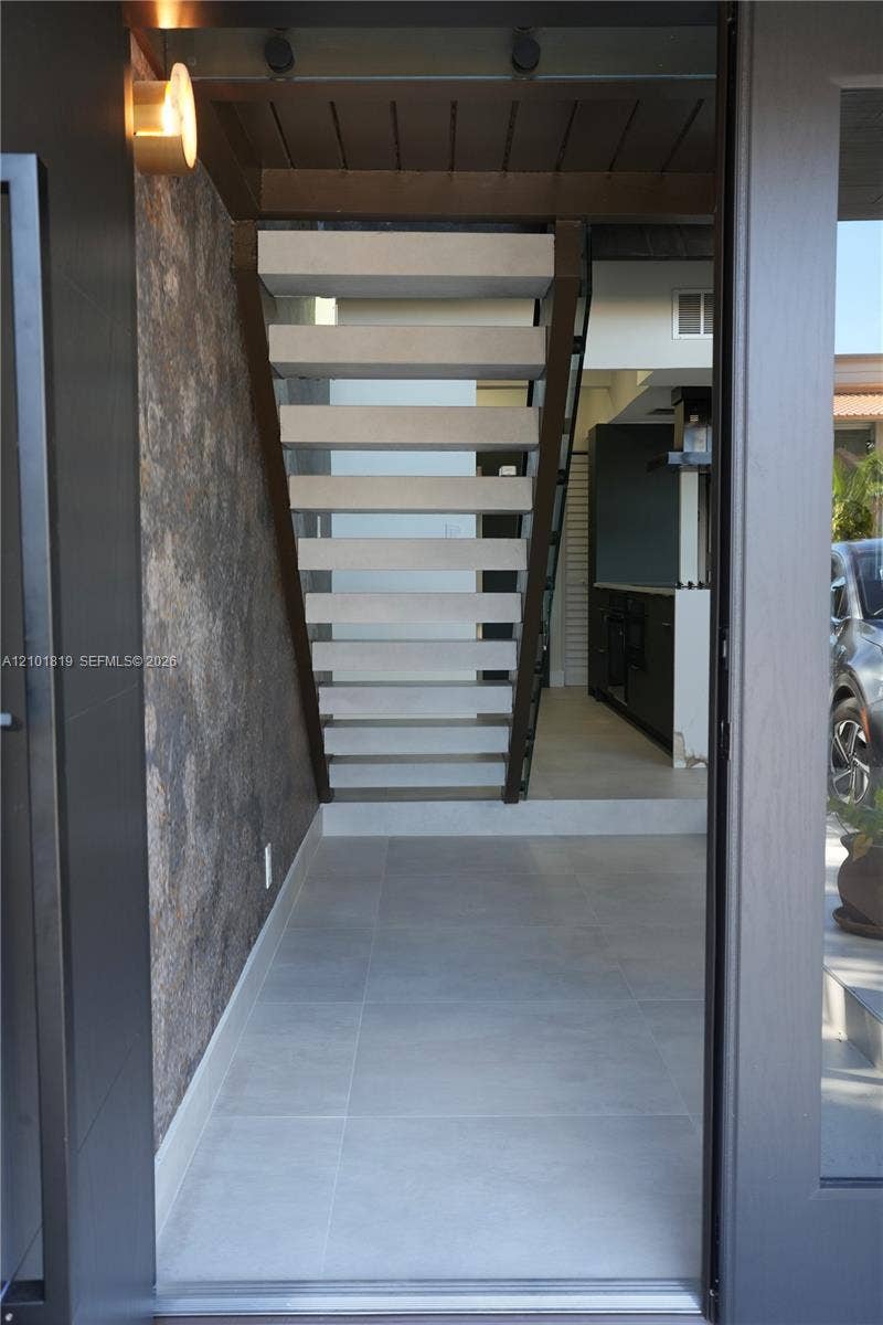701 E Coco Plum Circle, #8, Plantation, Plantation, FL 33324 Photo 8