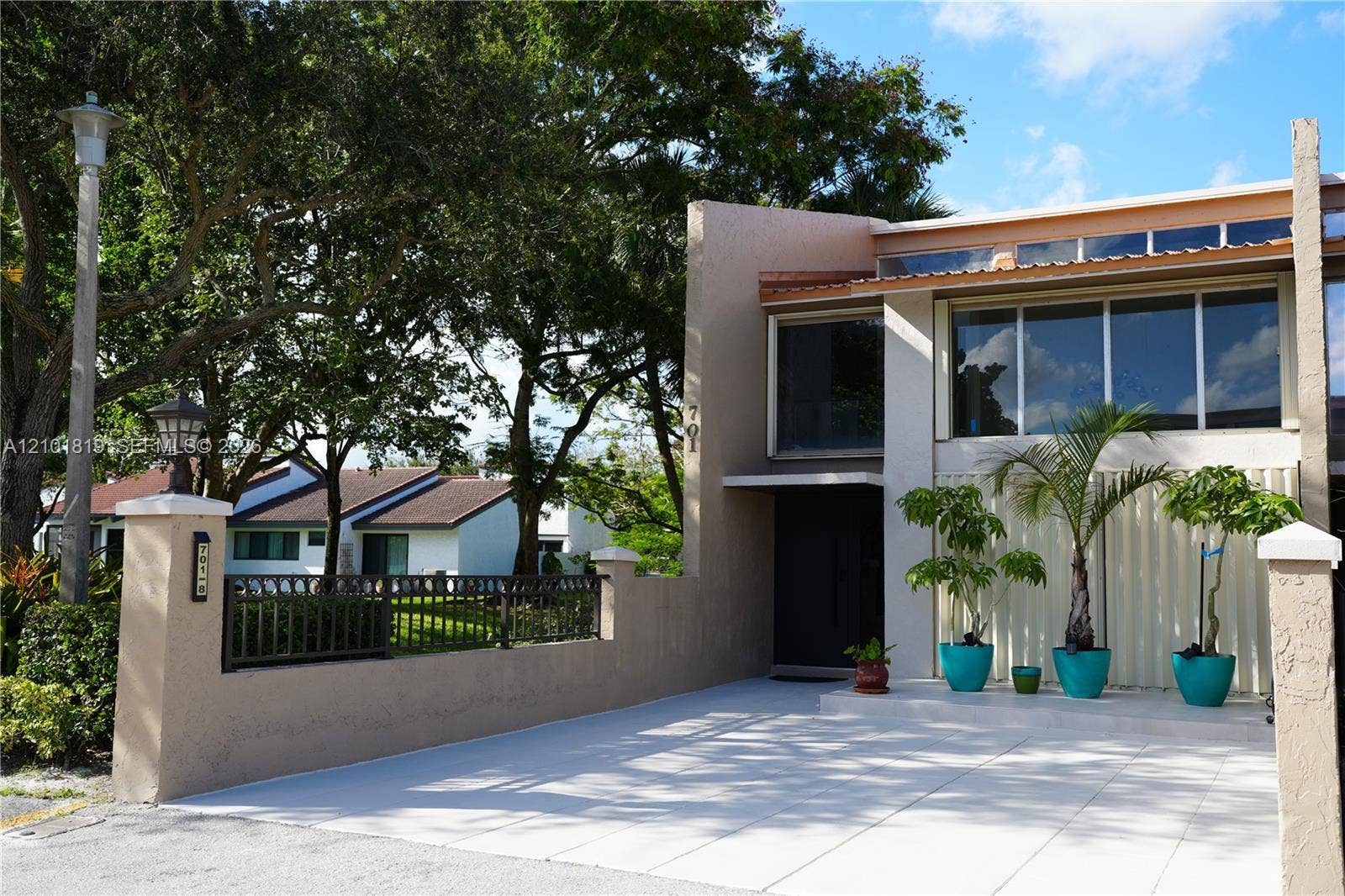 701 E Coco Plum Circle, #8, Plantation, Plantation, FL 33324 Photo 1