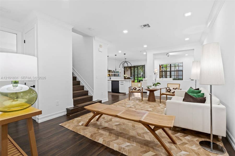 Property photo for 124 W Riverwalk Circle W, Plantation, FL