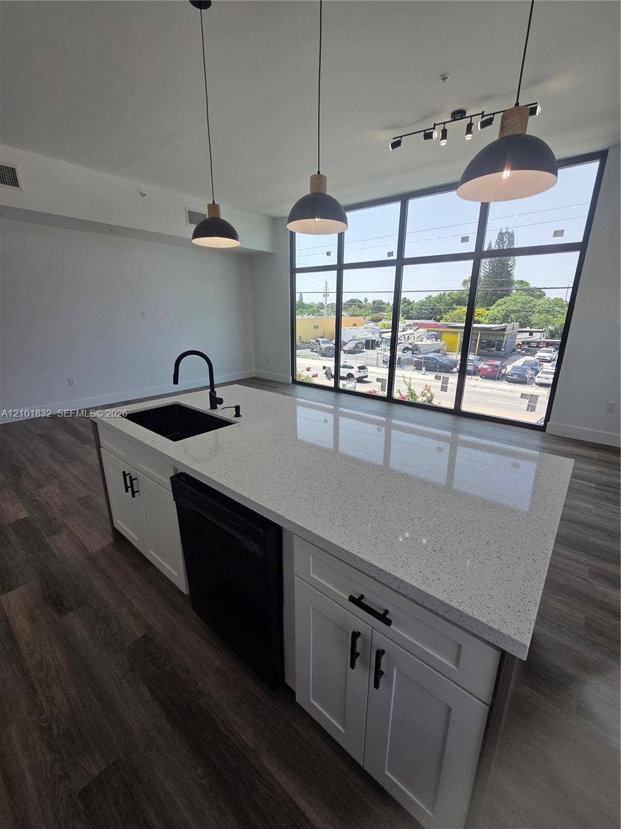 401 Pembroke Road, #201, Hallandale Beach, Hallandale Beach, FL 33009 Photo 18