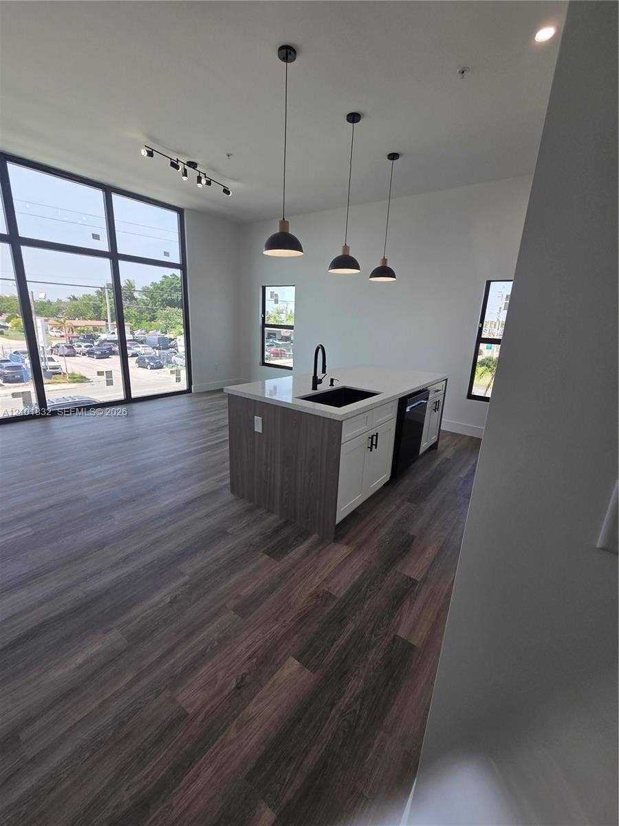401 Pembroke Road, #201, Hallandale Beach, Hallandale Beach, FL 33009 Photo 10