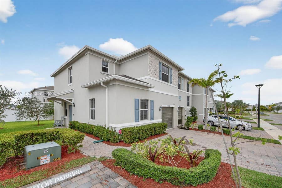 Property photo for 826 SE 17th Street, Homestead, FL