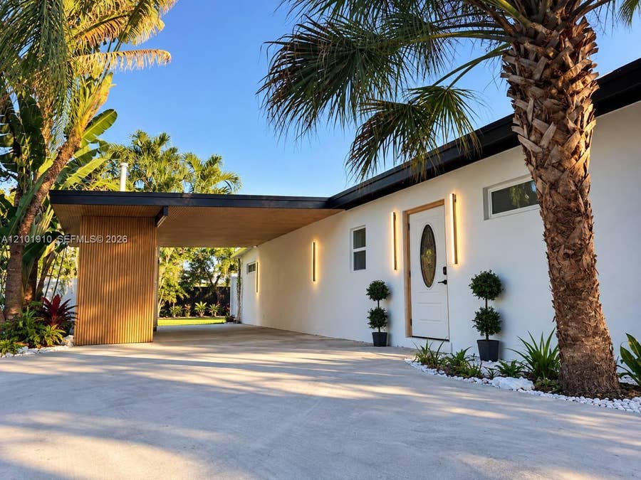 Property photo for 3130 SW 14th Street, Fort Lauderdale, FL