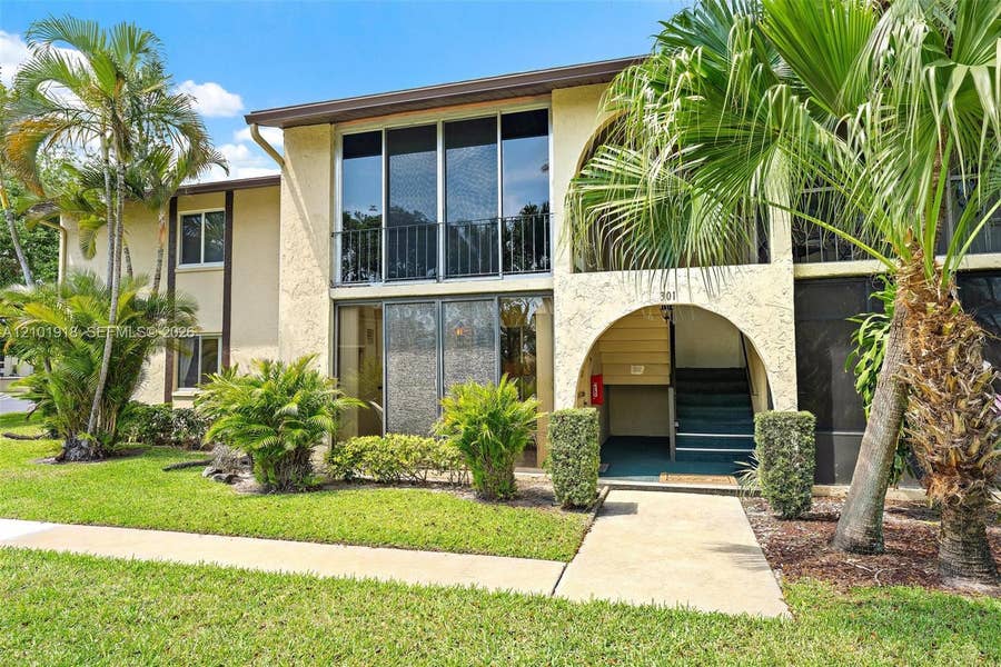 Property photo for 301 Pine Ridge Circle, #C-1, Greenacres, FL