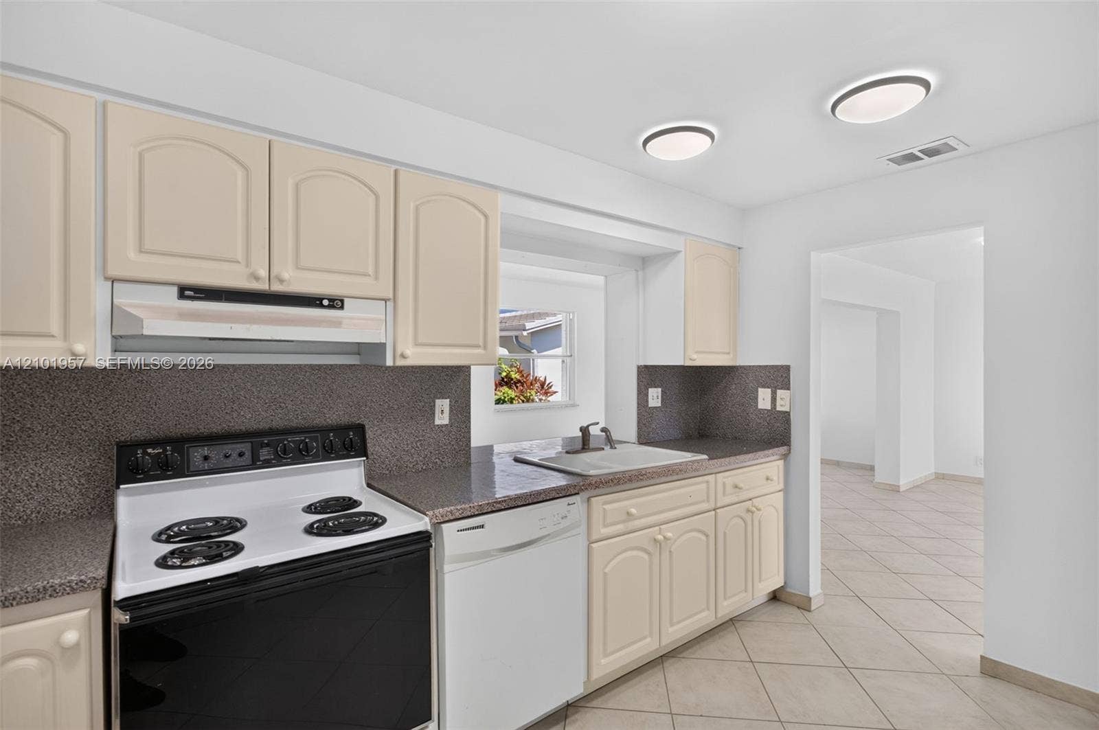 341 NW 25th Court, Pompano Beach, FL 33064 Photo 8