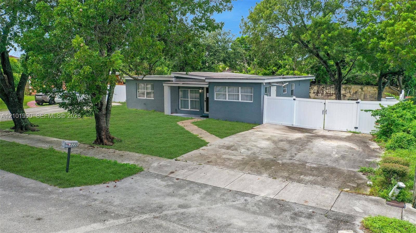 3330 SW 59, West Park, FL 33023 Photo 3