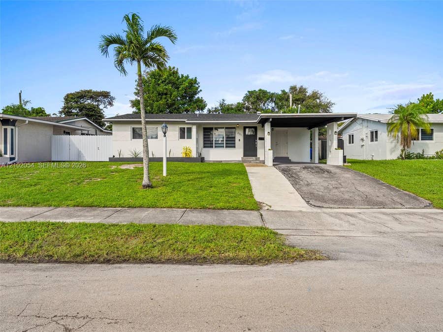Property photo for 231 SW 28th Terrace, Fort Lauderdale, FL