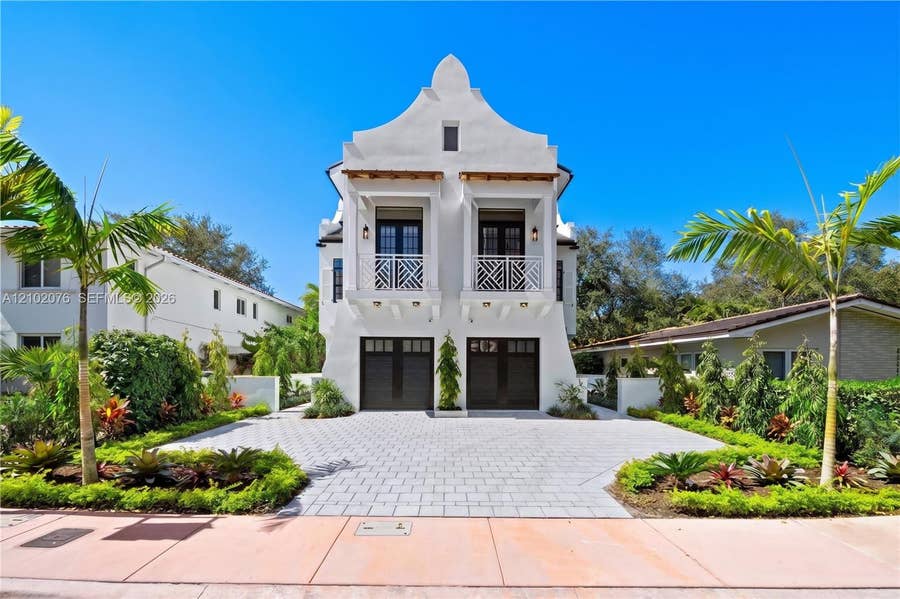 Property photo for 2710 Le Jeune Road, Coral Gables, FL