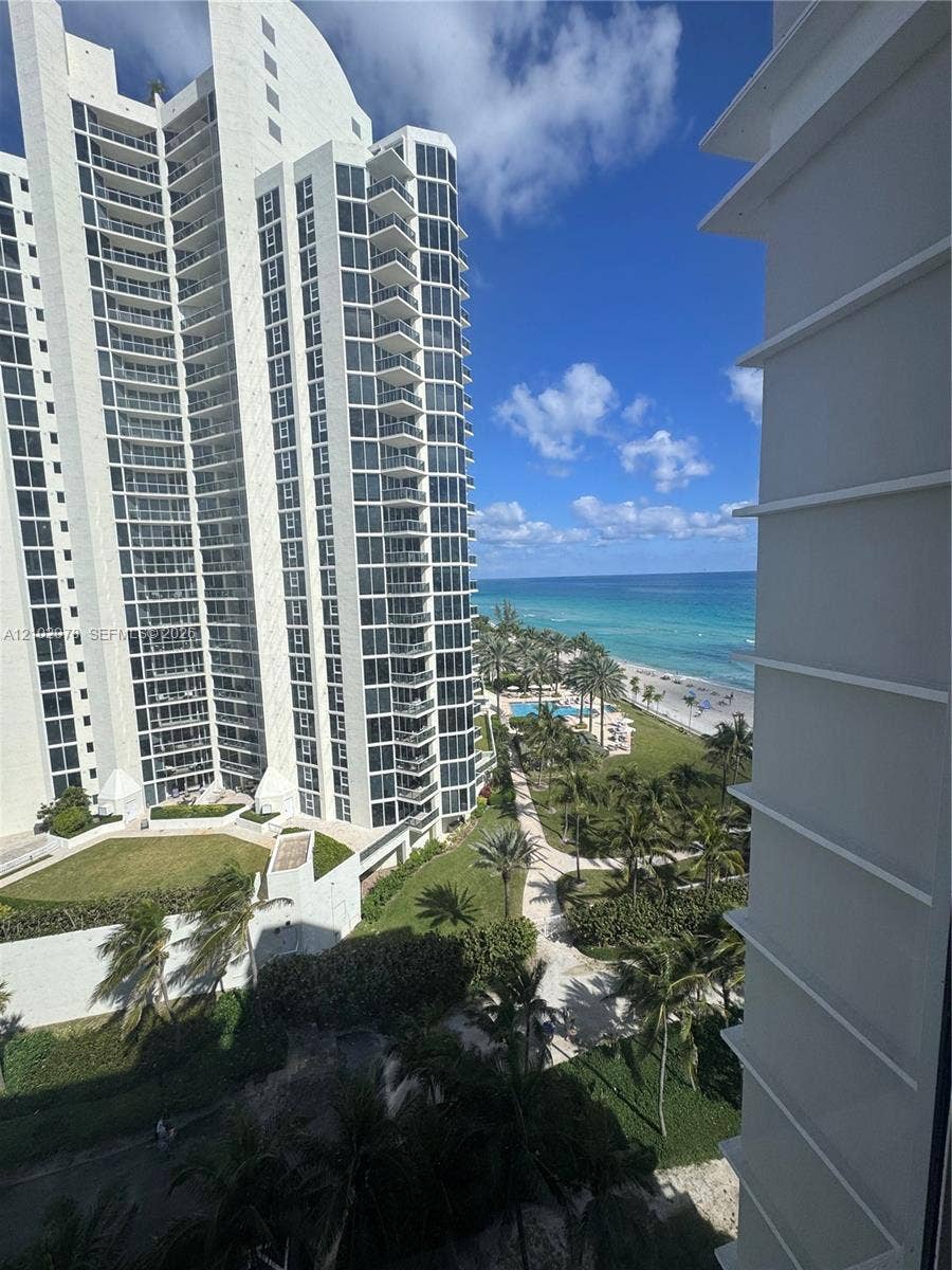 19201 Collins Avenue, #918, Sunny Isles Beach, FL 33160 Photo 9