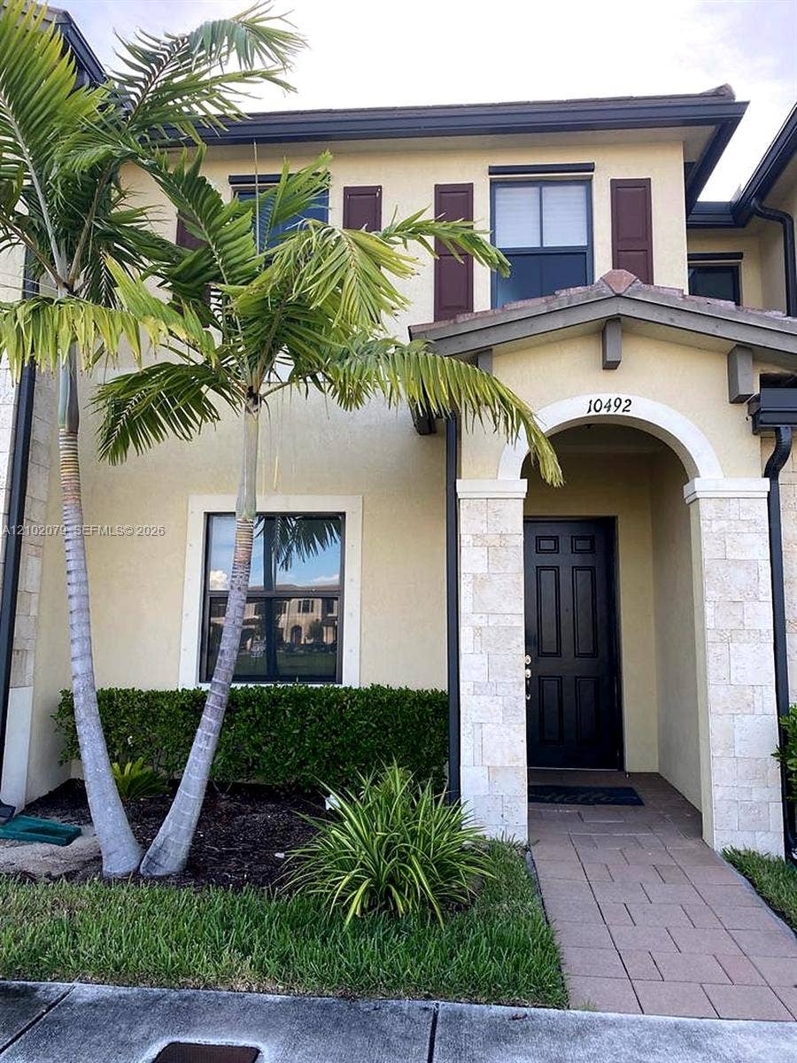 Property photo for 10492 W 33rd Lane, Hialeah, FL