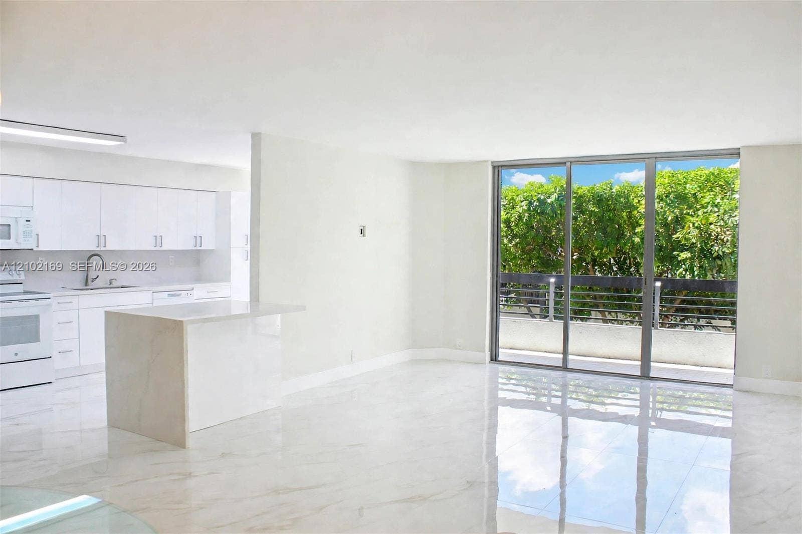 19101 NE 36th Court, #302, Aventura, FL 33180 Photo 3