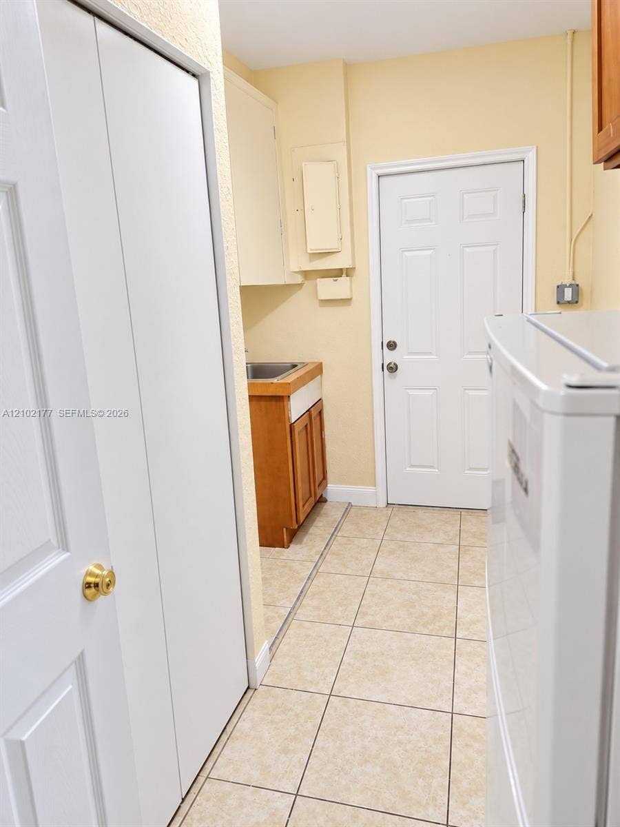 3640 NW 39th Street, Lauderdale Lakes, FL 33309 Photo 3