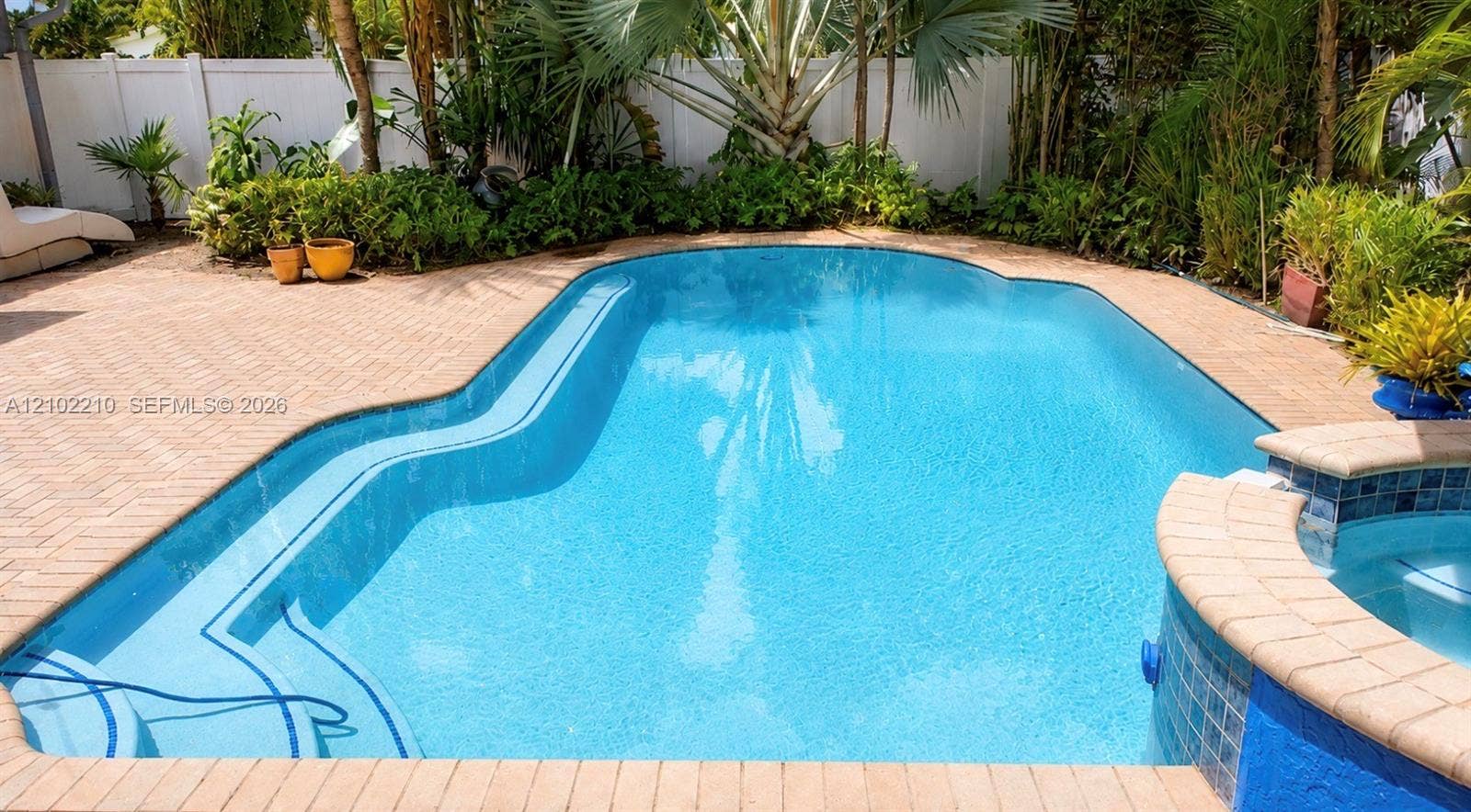 2400 NE 5th Avenue, Wilton Manors, FL 33305 Photo 2