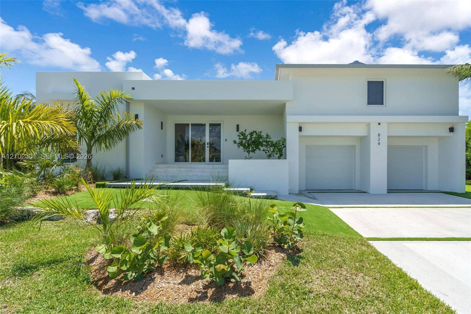 824 Rose Court, Marco Island, FL 34145 Photo 2
