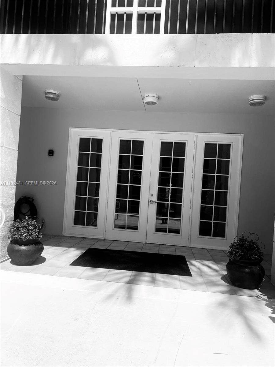 Dania, Dania Beach, FL 33004 Photo 2