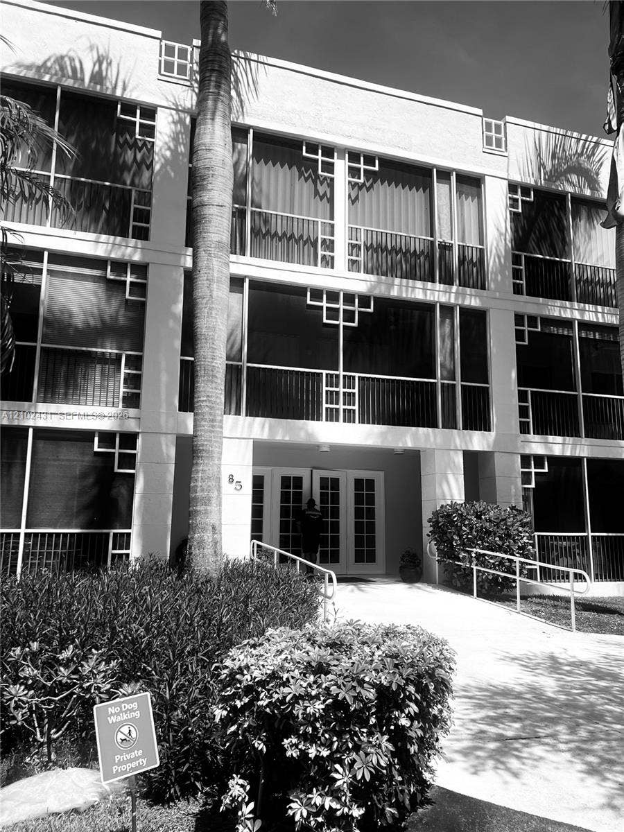 Dania, Dania Beach, FL 33004 Photo 3
