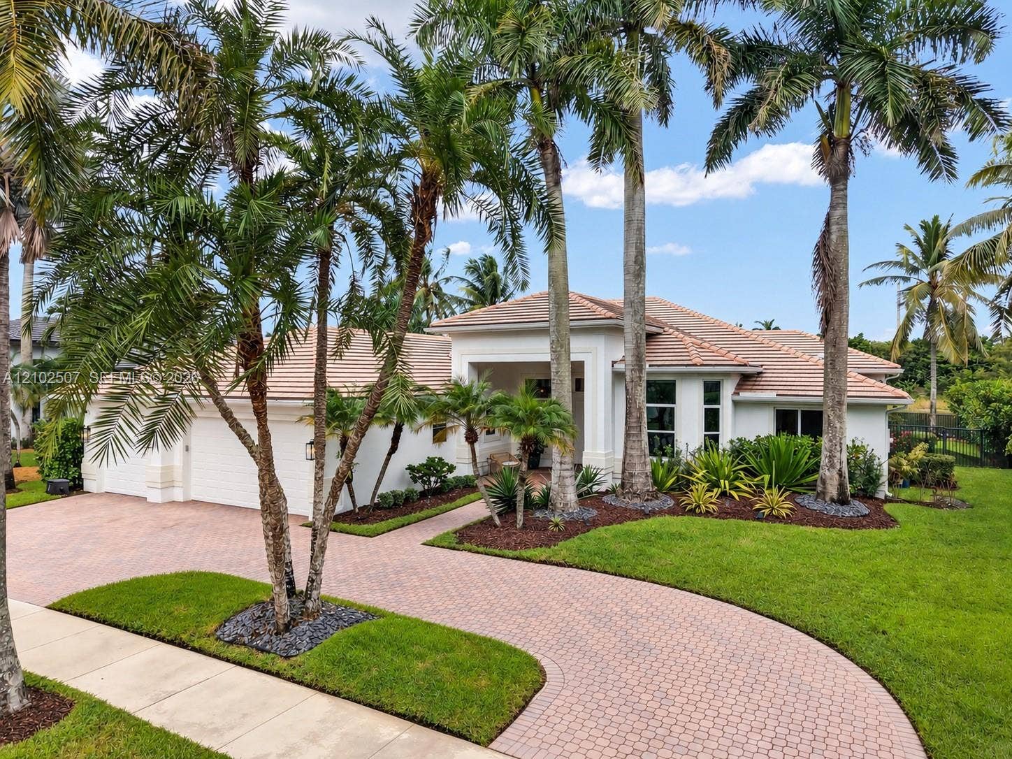 1378 Victoria Isle Drive, Weston, FL 33327 Photo 2