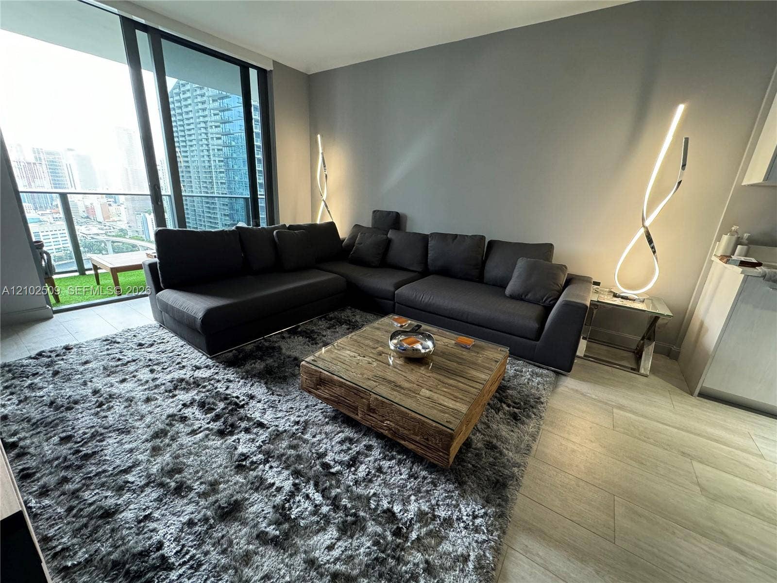 45 SW 9th Street, #3010, Miami, Miami, FL 33130 Photo 2
