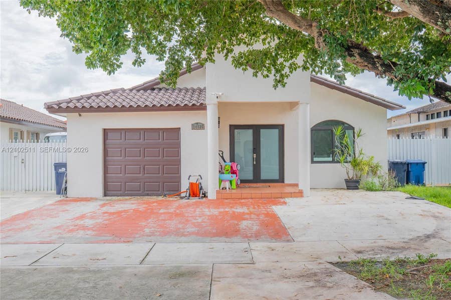 Property photo for 14926 SW 38th Street, Miami, FL