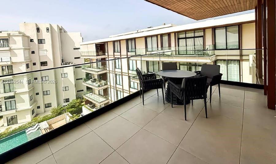Property photo for 1 Azzure ,601, 
