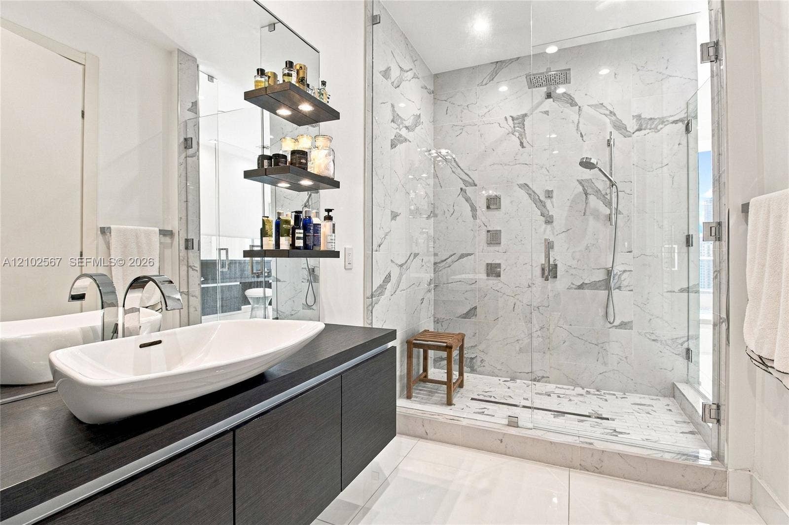 200 Biscayne Boulevard Way, #5302, Miami, FL 33131 Photo 9