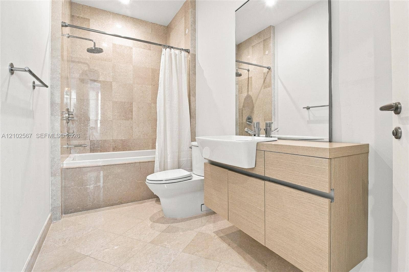 200 Biscayne Boulevard Way, #5302, Miami, FL 33131 Photo 22
