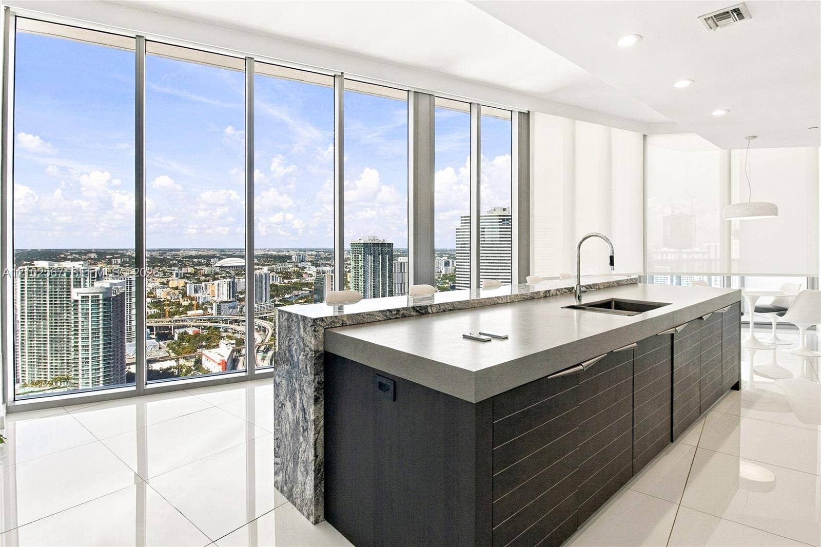 200 Biscayne Boulevard Way, #5302, Miami, FL 33131 Photo 4