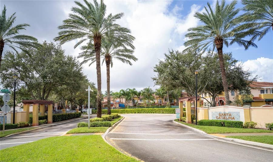 Property photo for 305 S Santa Catalina Circle, North Lauderdale, FL