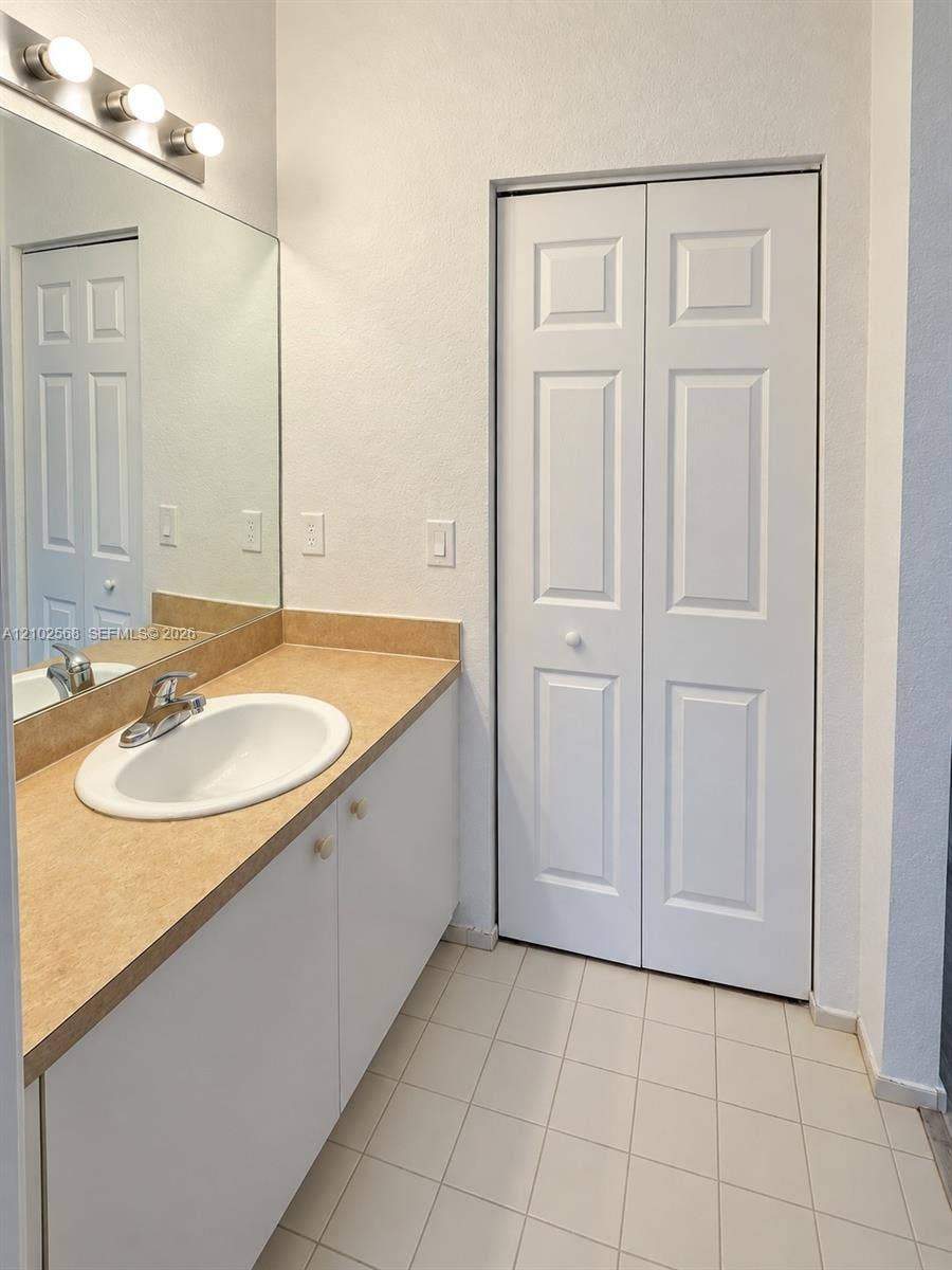 305 S Santa Catalina Circle, North Lauderdale, North Lauderdale, FL 33068 Photo 13
