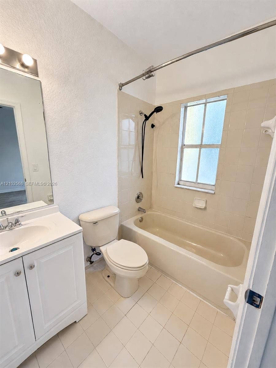 305 S Santa Catalina Circle, North Lauderdale, North Lauderdale, FL 33068 Photo 14