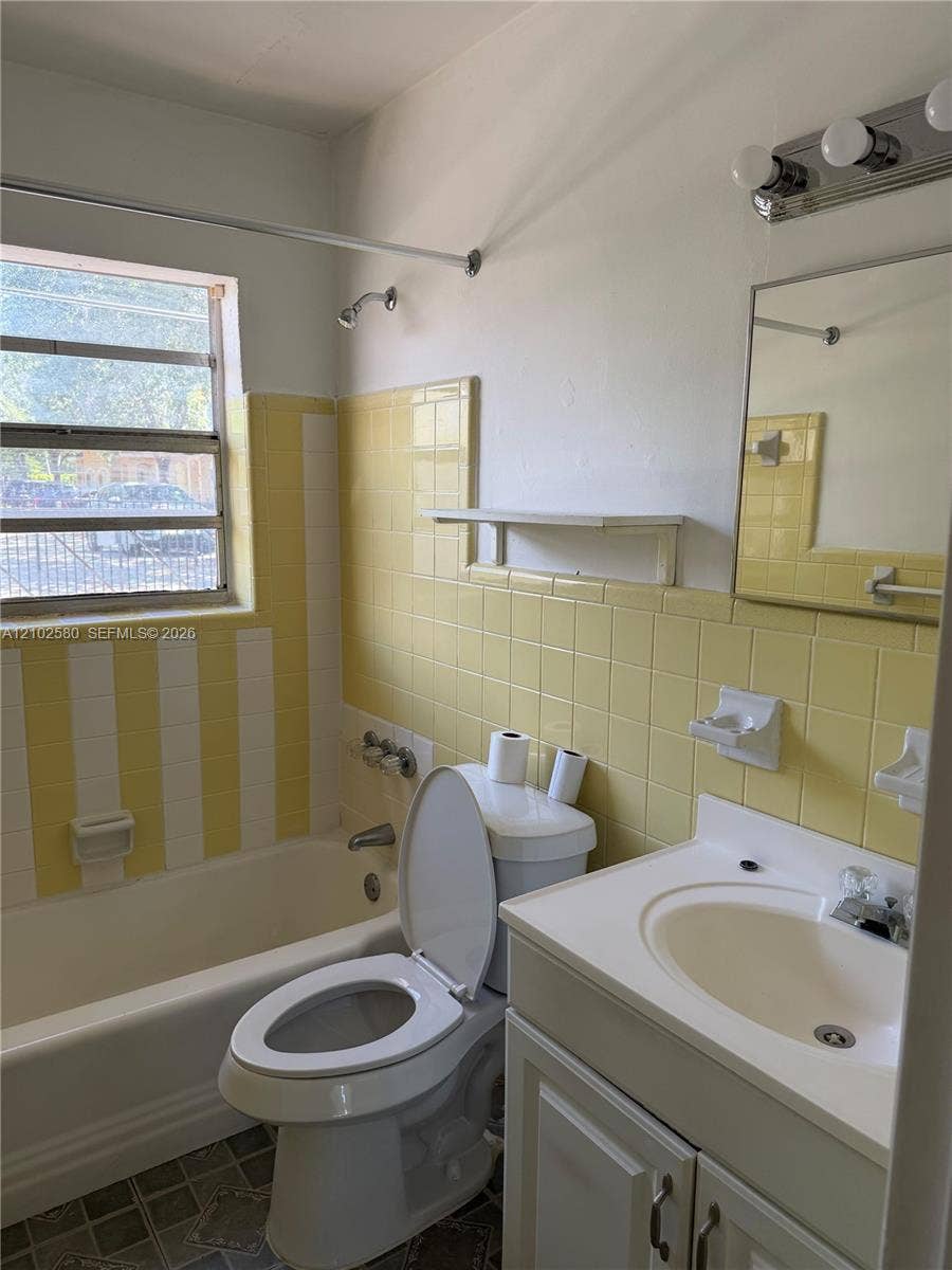 325 NE 2nd Street, #6, Hallandale Beach, Hallandale Beach, FL 33009 Photo 5