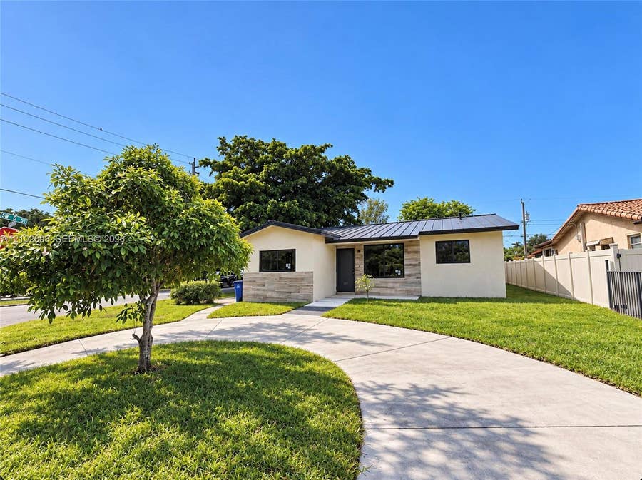 Property photo for 424 3rd, Hallandale Beach, FL