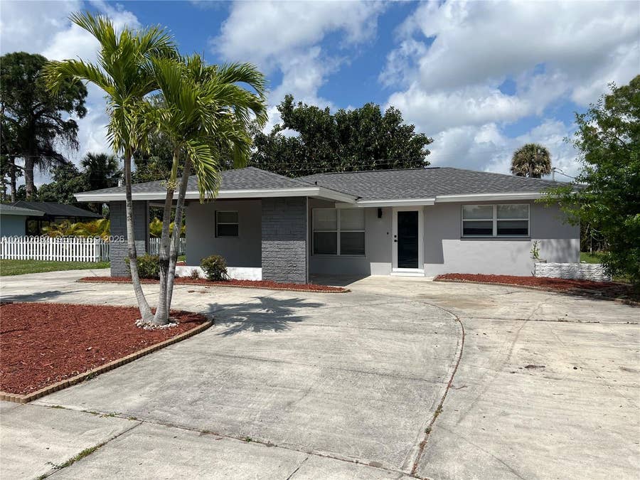 Property photo for 4562 Tennyson Drive, North Fort Myers, FL