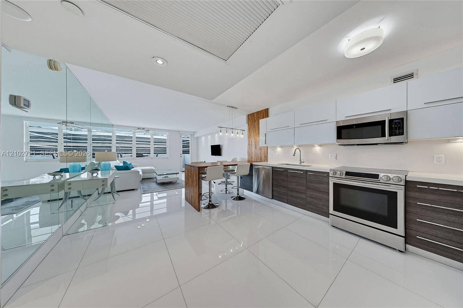 100 Lincoln Road, #1008, Miami Beach, FL 33139 Photo 5